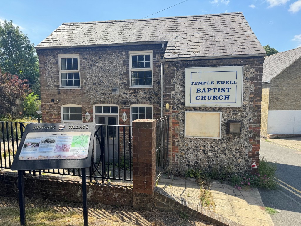 Lot: 98 - ATTRACTIVE CHURCH WITH POTENTIAL - Front of property